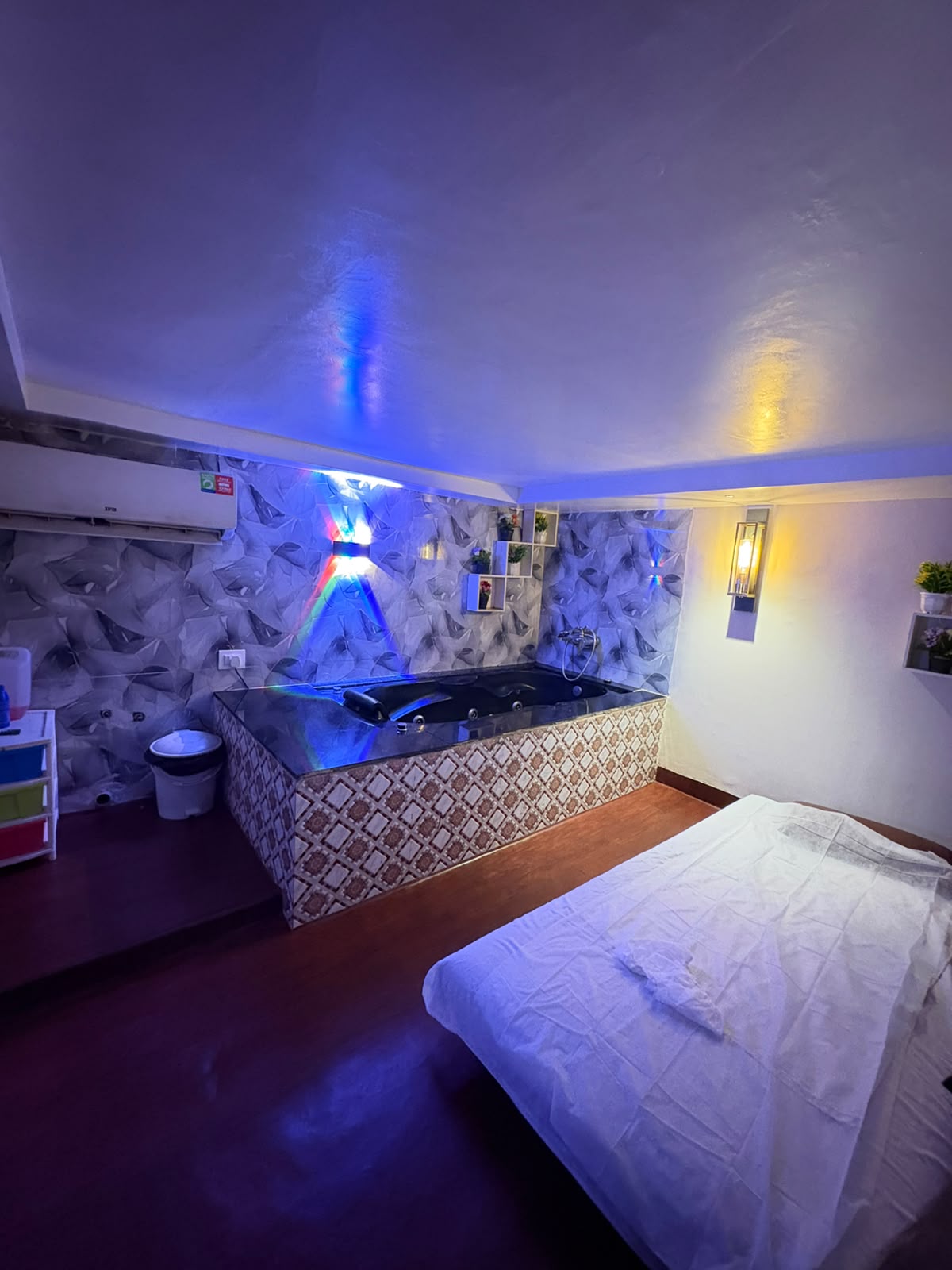 Blue Diamond Spa and Salon Gallery 13